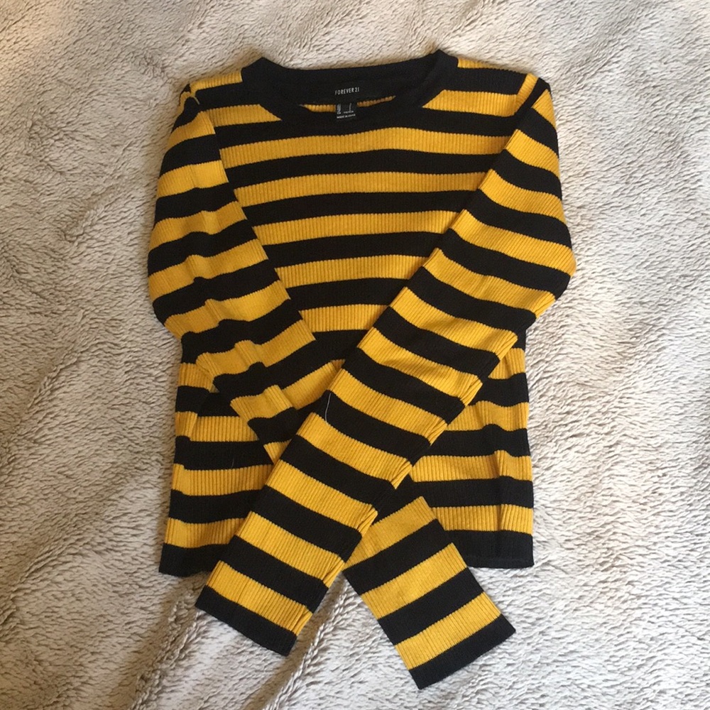 Long sleeve yellow/black striped shirt